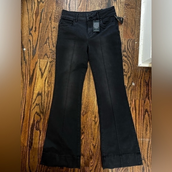 Ana High Rise Seamed Front Black Denim from Kut from the Kloth - Picture 4 of 5